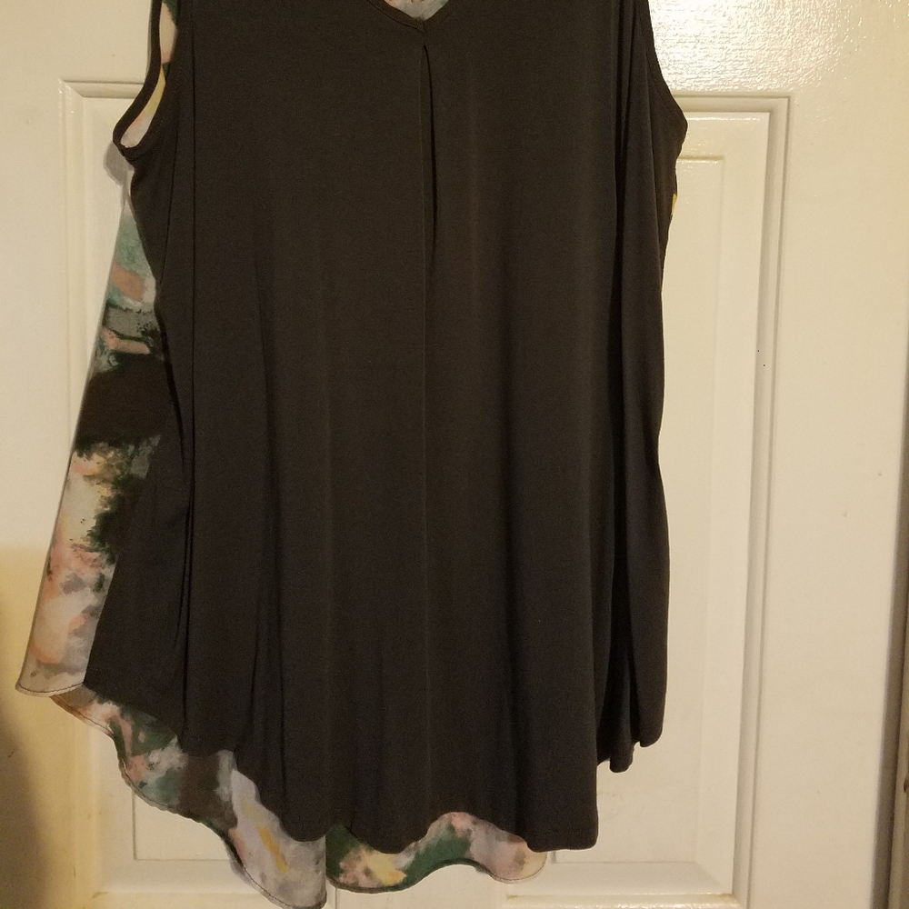 Top - Picture 2 of 4